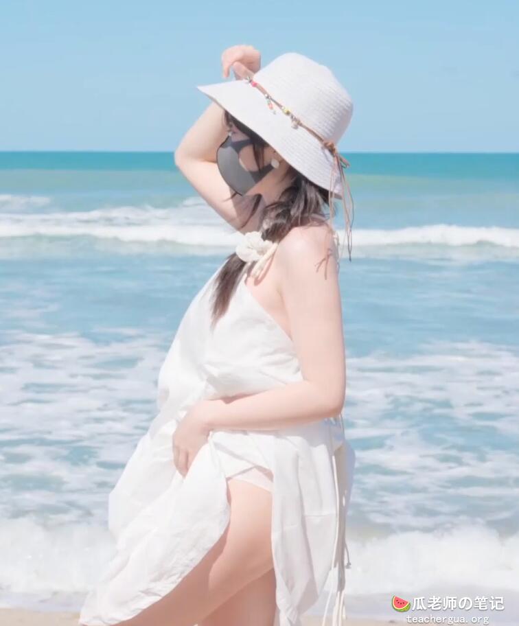 OnlyFans网红香港玩偶姐姐HKDoll夏日特典作品乡下海滩漫步的一天